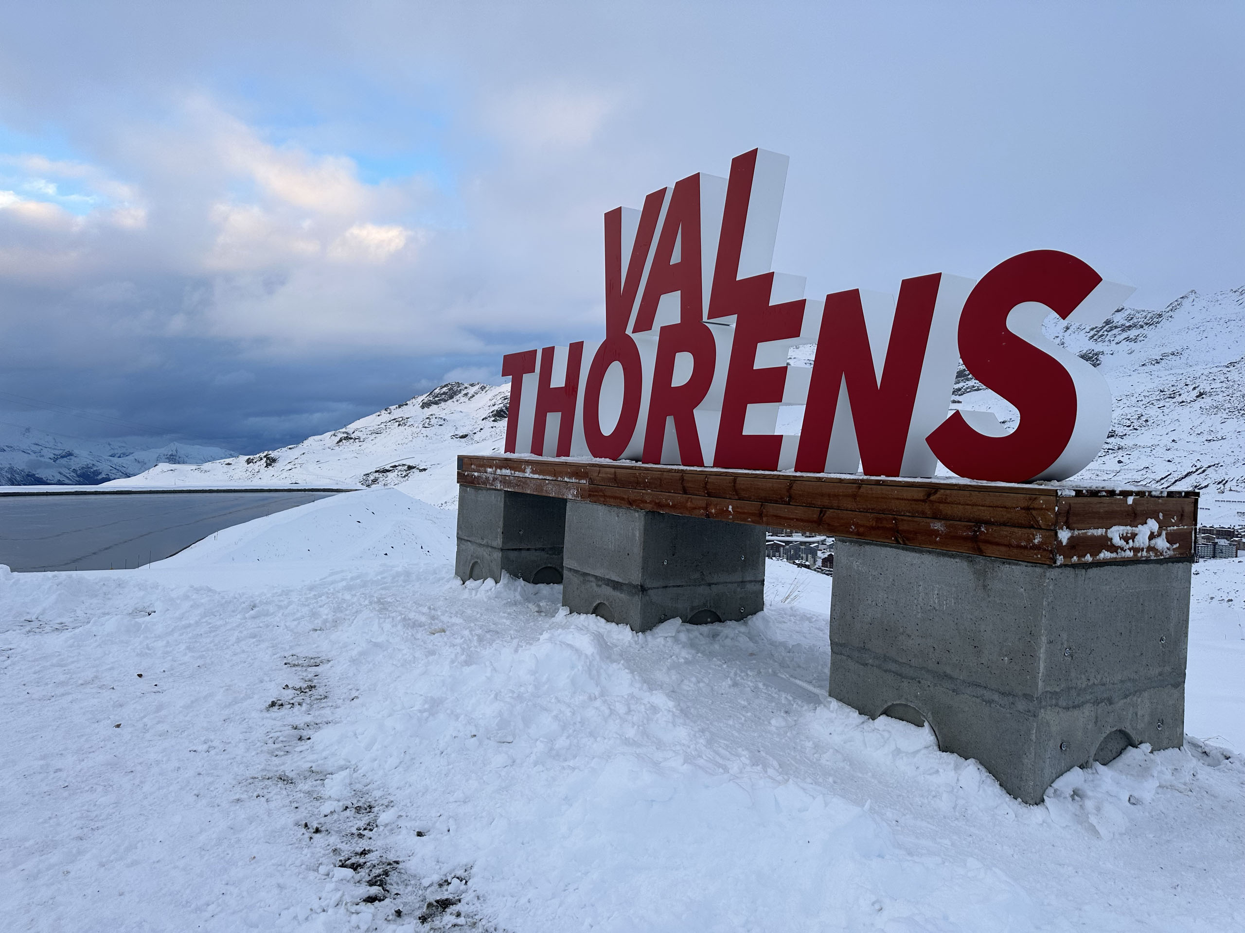 Lettres géantes Val Thorens les 2 Lacs